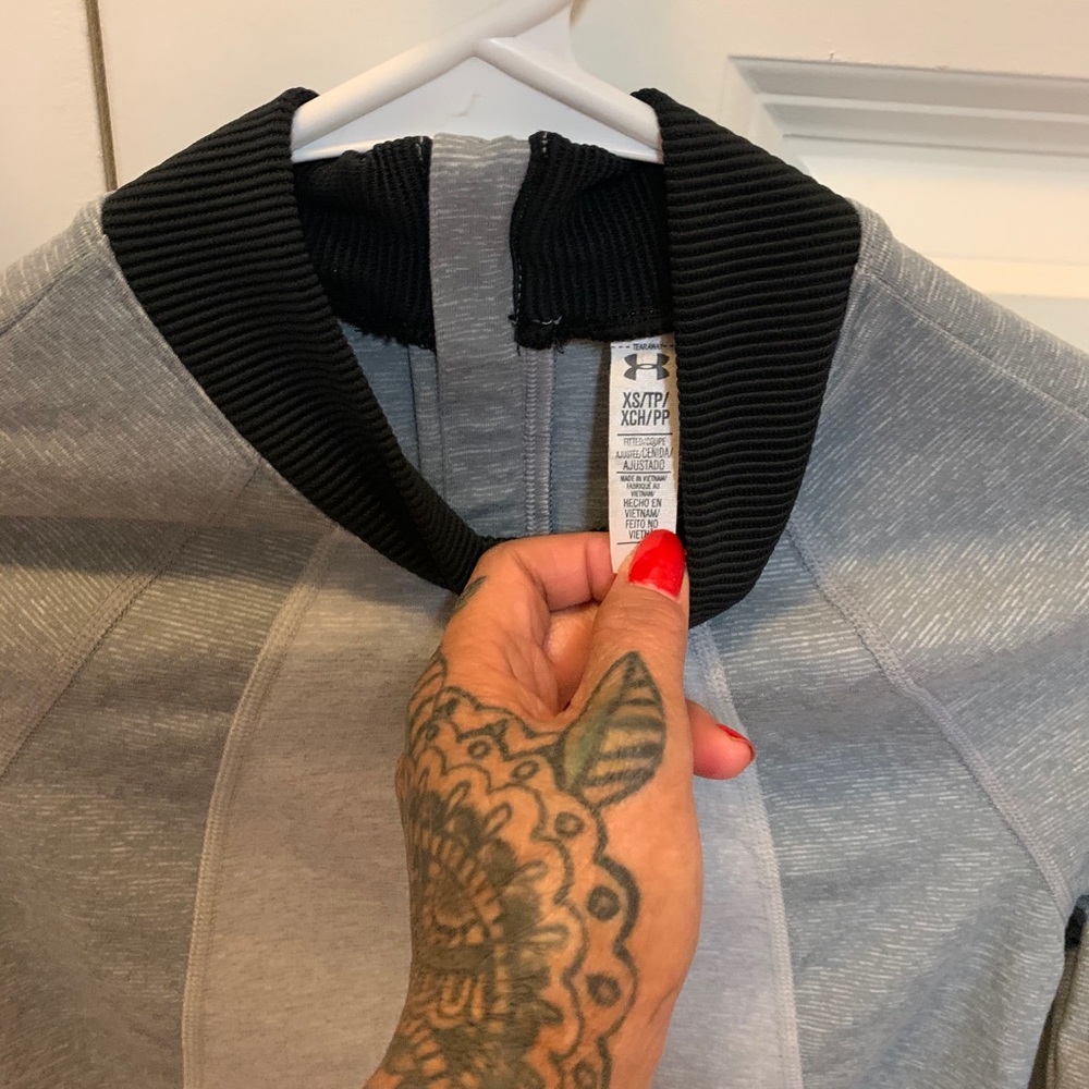 Underarmour top